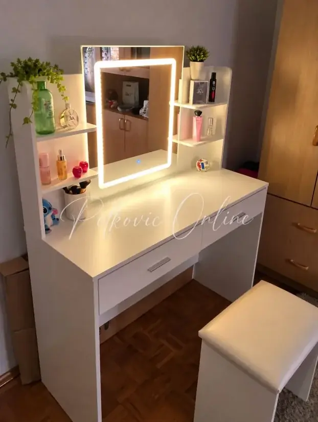 Upakovan toaletni sto spreman za slanje